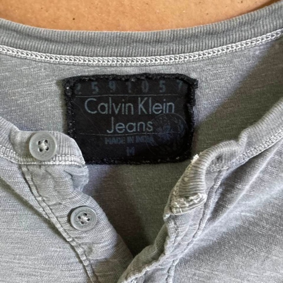 Calvin Klein Medium Long Sleeve Tee - Picture 7 of 8